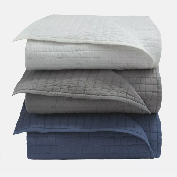 New Under The Canopy Organic cotton king size Essential Quilt white IRREGULAR - Picture 5 of 6